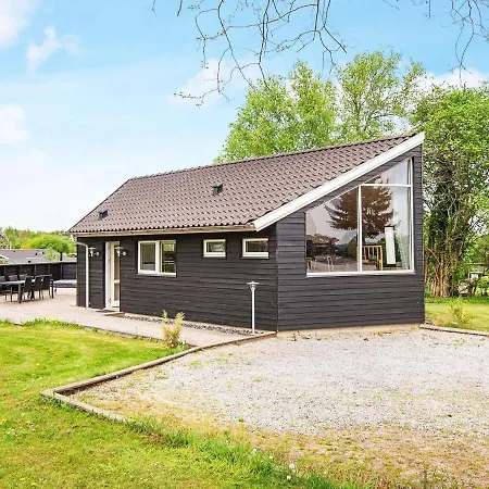 Three-bedroom Holiday In Borkop 7 * Egeskov (Syddanmark)